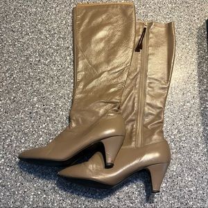 Size 7 Cobbie's Vintage Knee High Tan Leather Boots